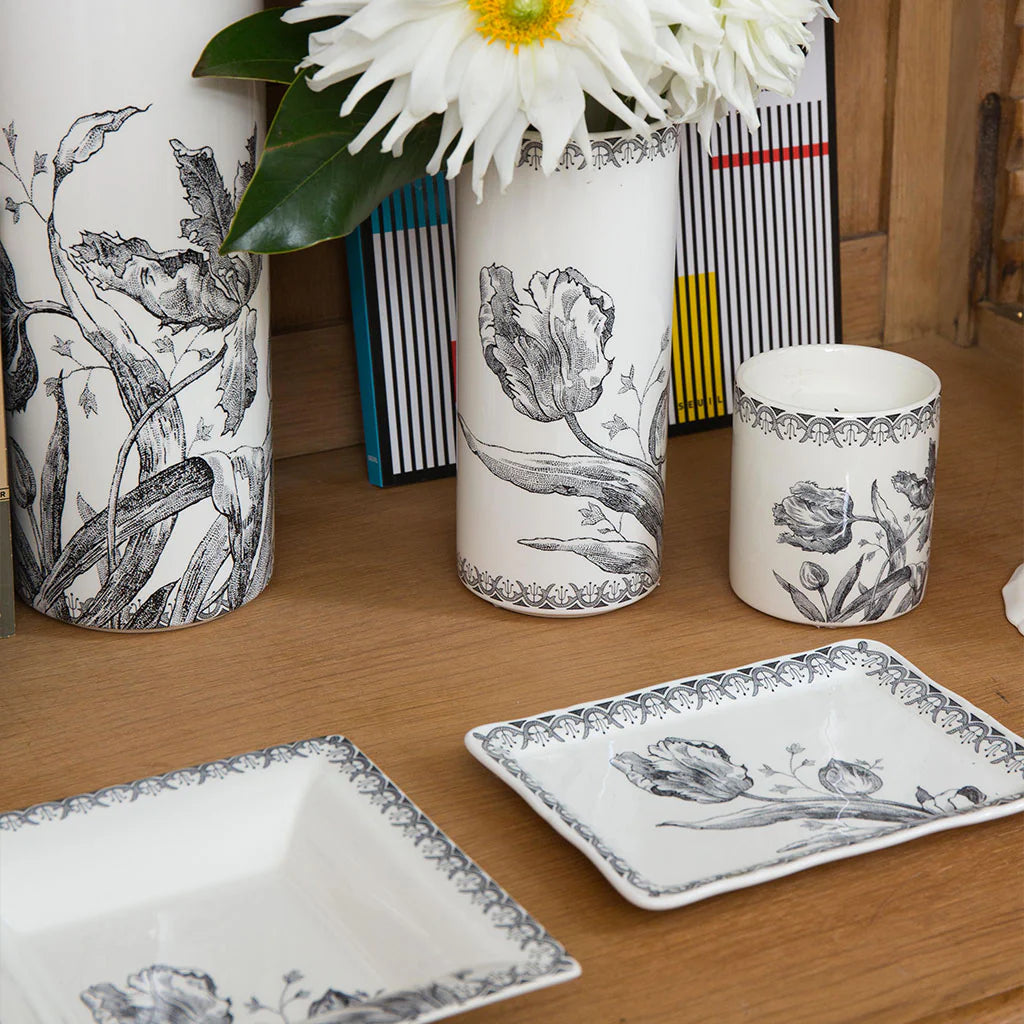 Gien, Square tray tulips.