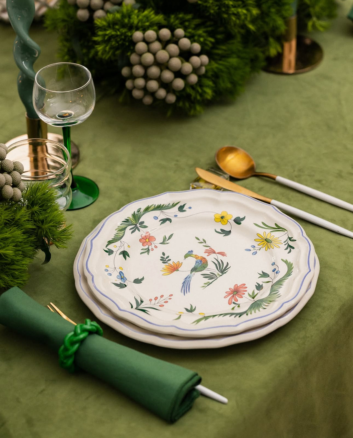 Gien, Oiseaux paradis, Set of 4 dessert plates.