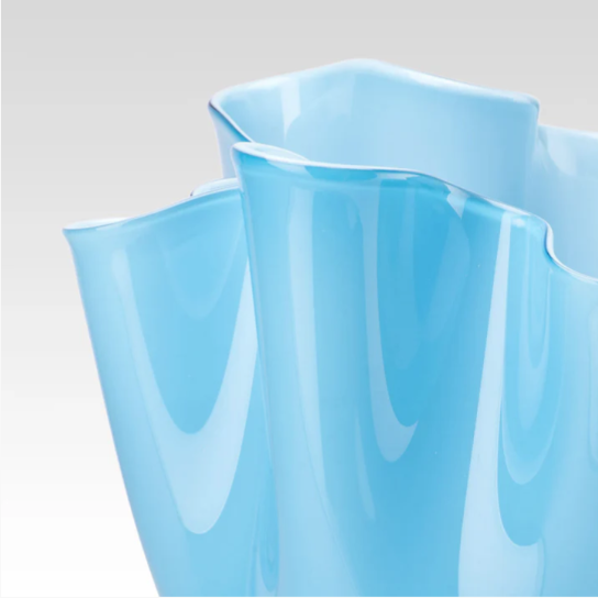 Fazzoletto, Medium sculptural glass vase