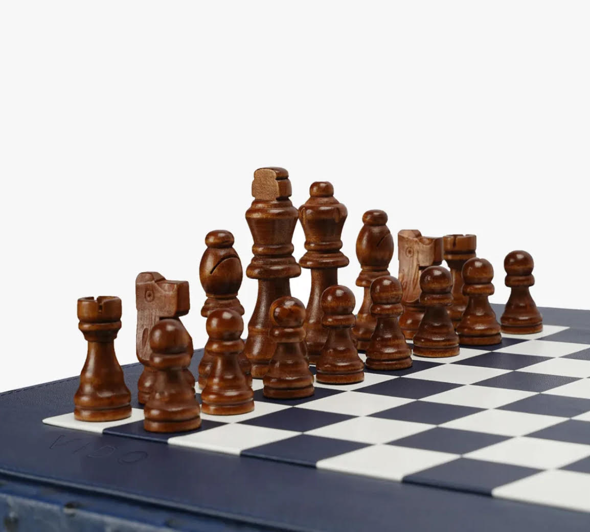 Vido, Navy blue chess set.
